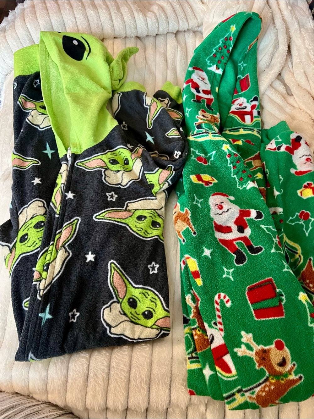 Green Character Fleece Kids Pajama Hoodie - Baby Yoda Style
